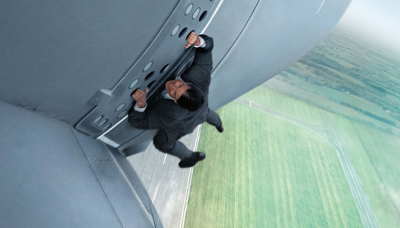 Tom Cruise and Philip Seymour Hoffman star in Mission Impossible